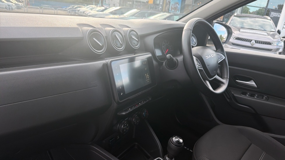 Dacia Duster 1.0 TCe 90 Expression 5dr Petrol Estate - Image 9