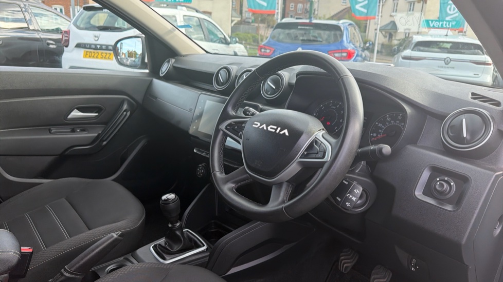 Dacia Duster 1.0 TCe 90 Expression 5dr Petrol Estate - Image 11