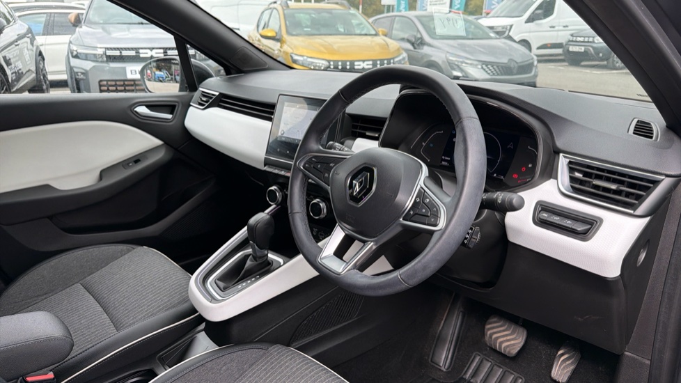 Renault Clio 1.6 E-TECH full hybrid 145 Techno 5dr Auto Hybrid Hatchback - Image 11