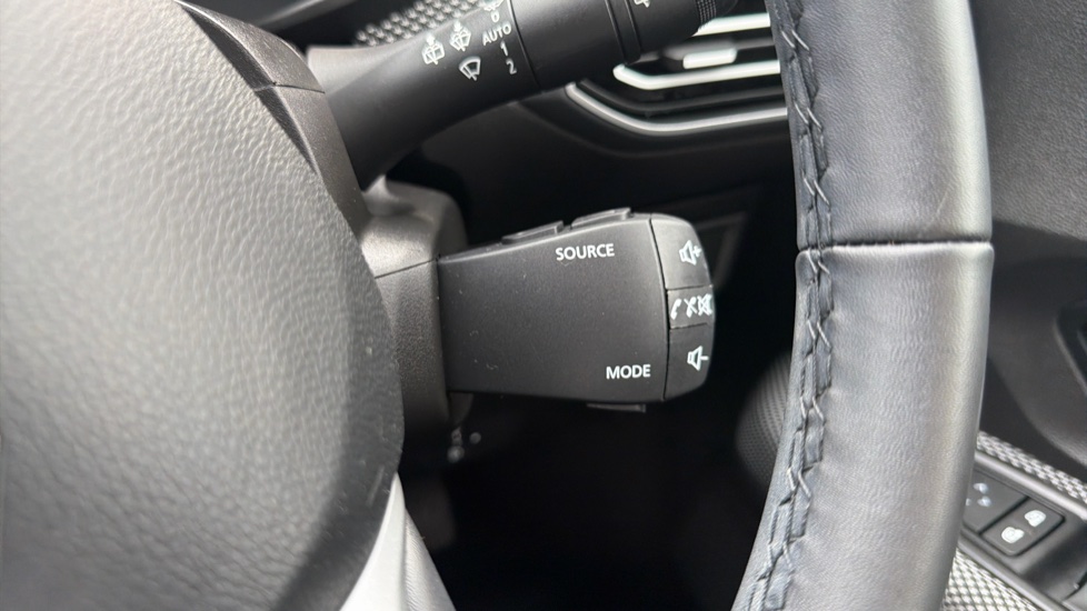 Dacia Sandero 1.0 Tce Expression 5dr Petrol Hatchback - Image 23