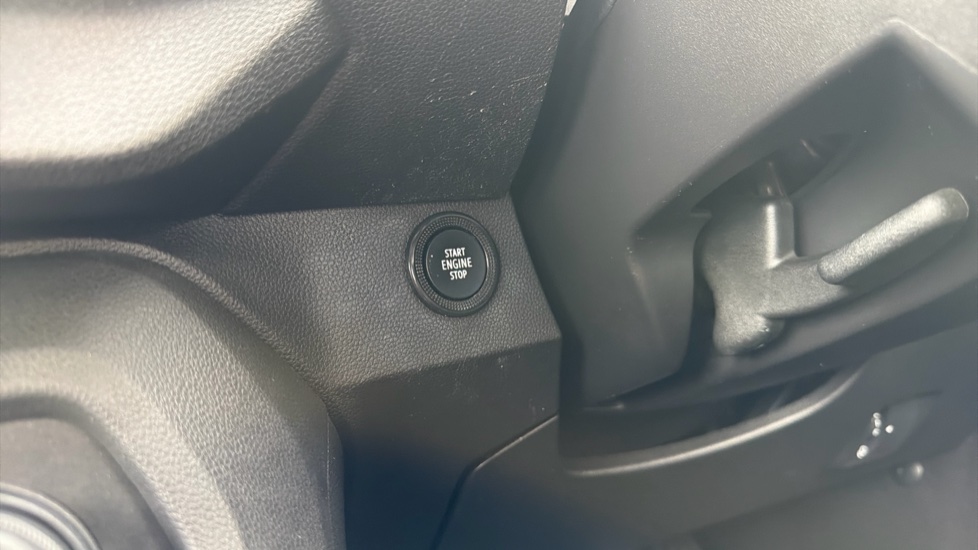 Dacia Sandero 1.0 Tce Expression 5dr Petrol Hatchback - Image 26