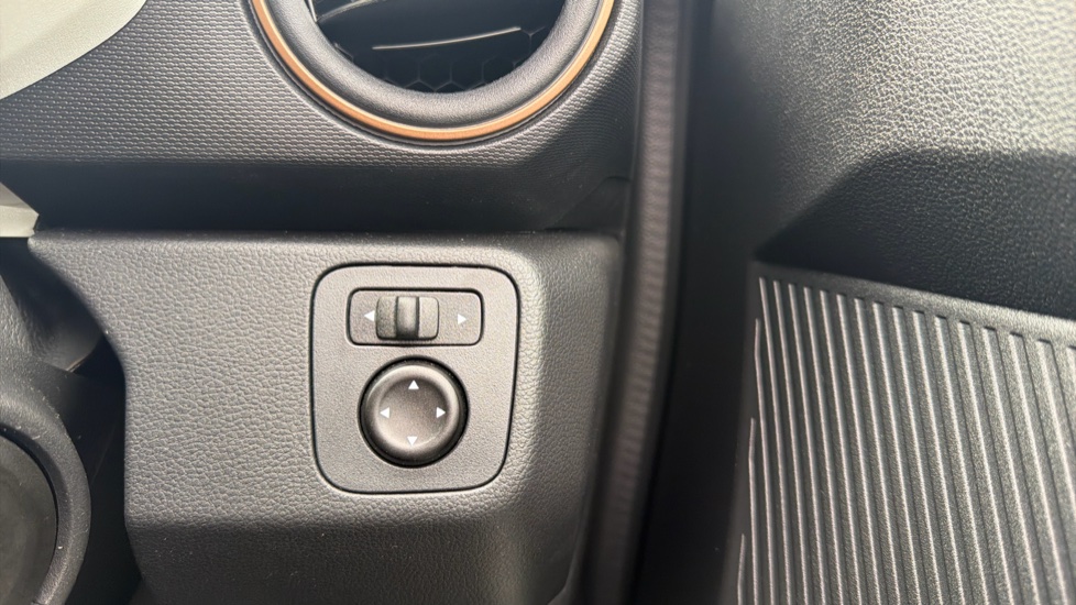 Dacia Spring 24kWh Extreme 100 75kW 5dr Auto Electric Hatchback - Image 22