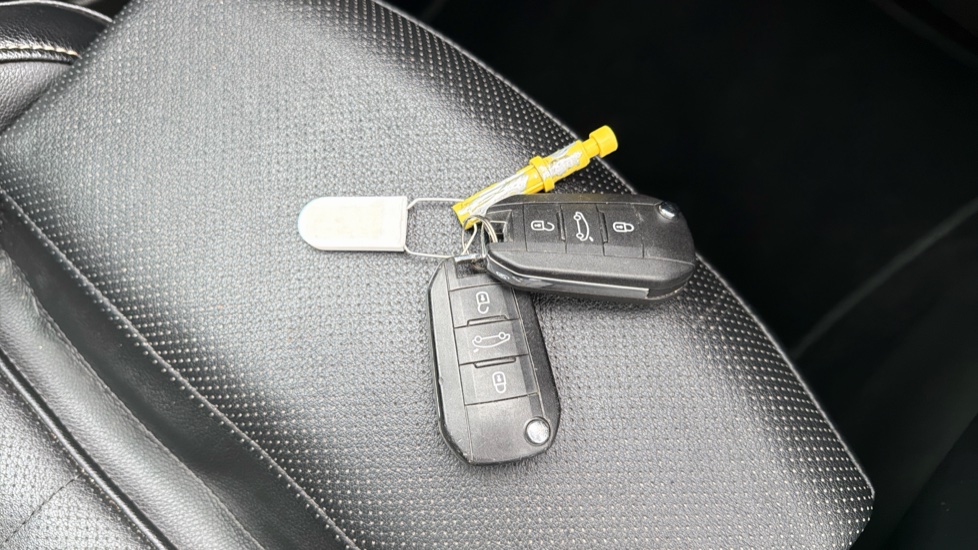 Vauxhall Grandland X 1.2 Turbo Elite Nav 5dr Petrol Hatchback - Image 19