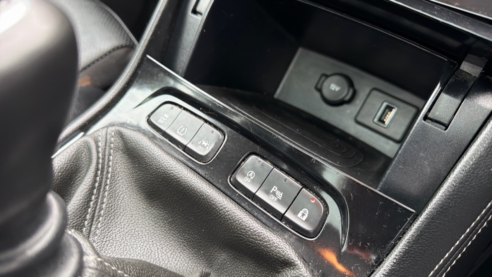 Vauxhall Grandland X 1.2 Turbo Elite Nav 5dr Petrol Hatchback - Image 29