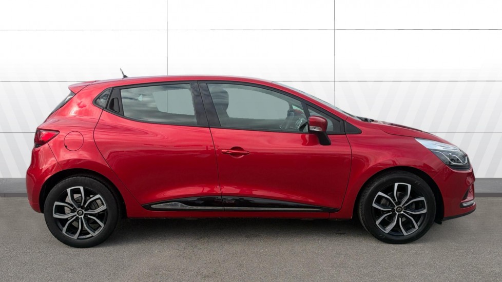 Renault Clio 0.9 TCE 90 Play 5dr Petrol Hatchback - Image 5