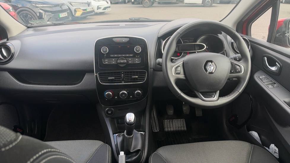 Renault Clio 0.9 TCE 90 Play 5dr Petrol Hatchback - Image 10