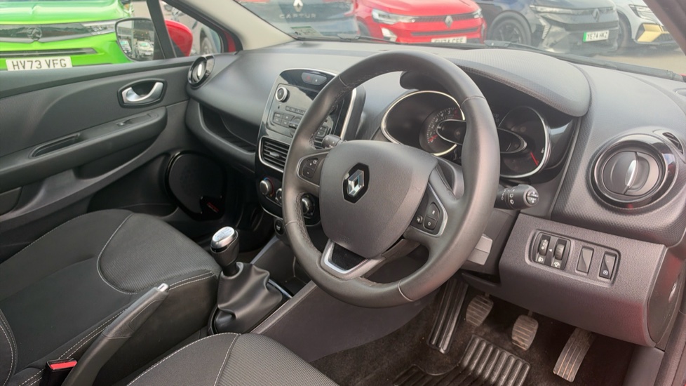 Renault Clio 0.9 TCE 90 Play 5dr Petrol Hatchback - Image 11