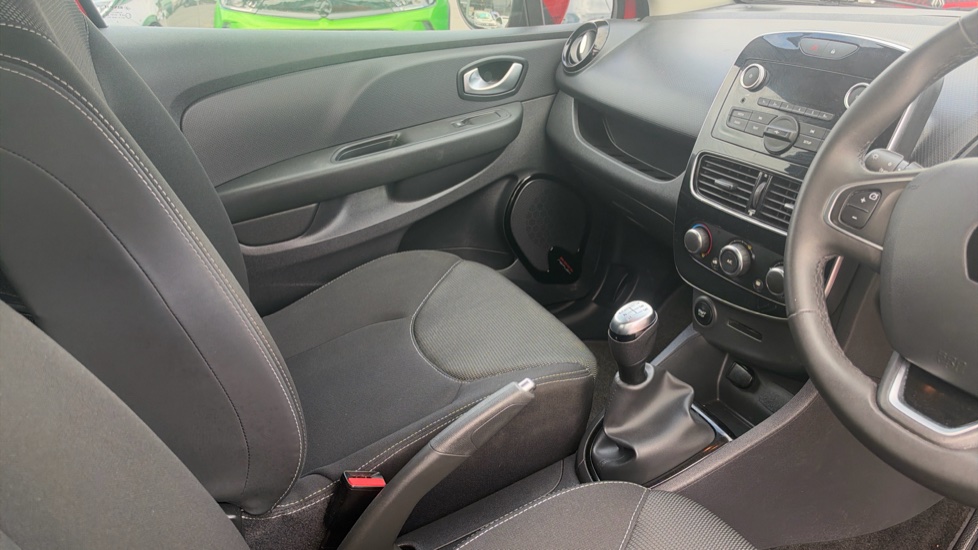 Renault Clio 0.9 TCE 90 Play 5dr Petrol Hatchback - Image 14