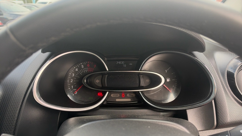 Renault Clio 0.9 TCE 90 Play 5dr Petrol Hatchback - Image 18