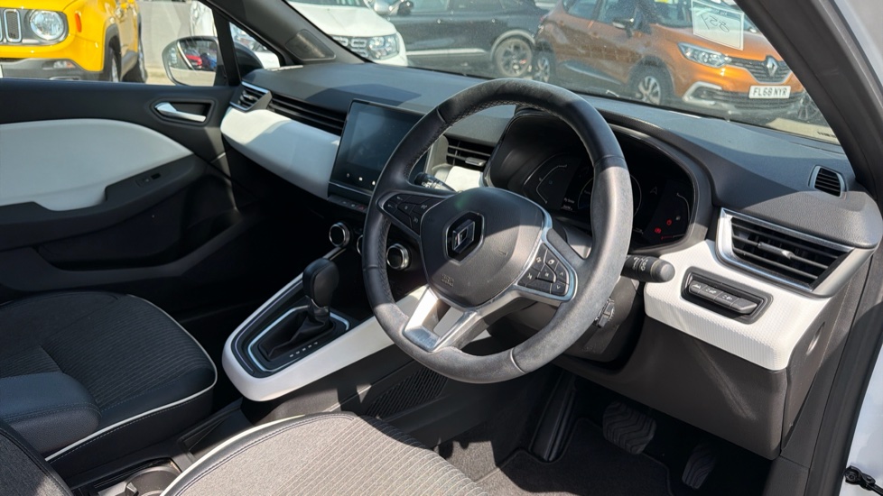 Renault Clio 1.6 E-TECH full hybrid 145 Techno 5dr Auto Hybrid Hatchback - Image 11