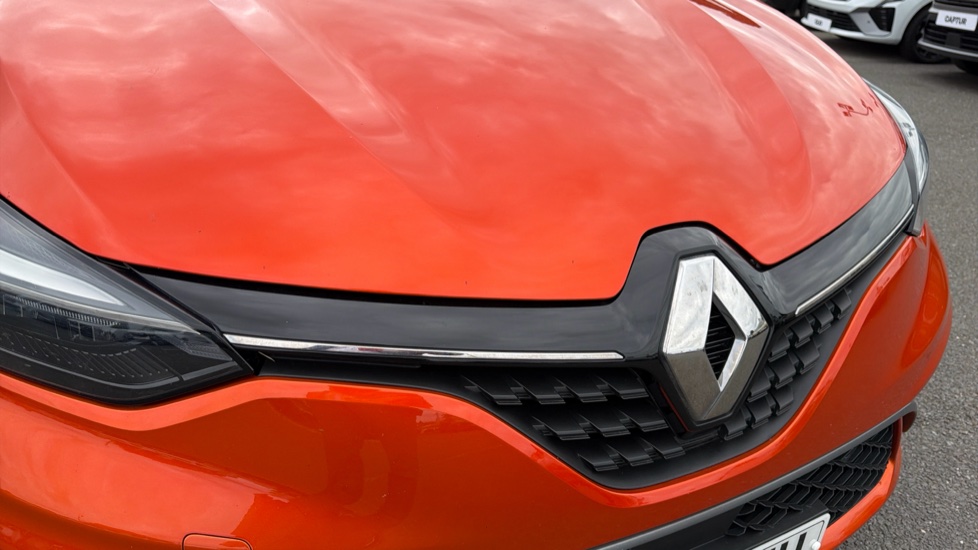 Renault Clio 1.6 E-TECH Hybrid 140 RS Line 5dr Auto Hybrid Hatchback - Image 8