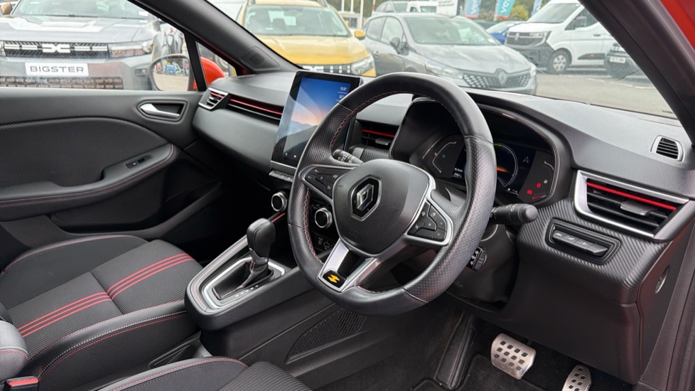 Renault Clio 1.6 E-TECH Hybrid 140 RS Line 5dr Auto Hybrid Hatchback - Image 11