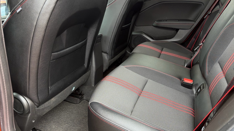 Renault Clio 1.6 E-TECH Hybrid 140 RS Line 5dr Auto Hybrid Hatchback - Image 16