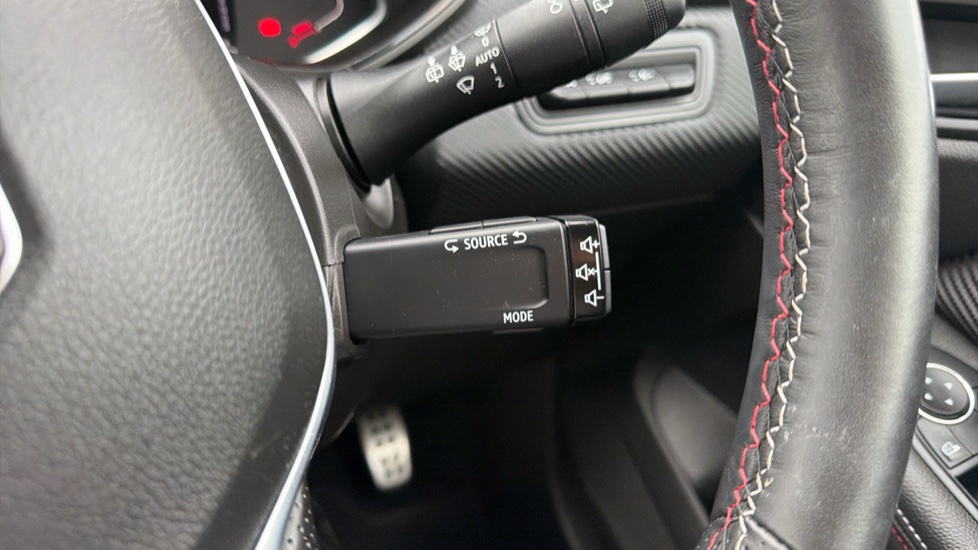 Renault Clio 1.6 E-TECH Hybrid 140 RS Line 5dr Auto Hybrid Hatchback - Image 25