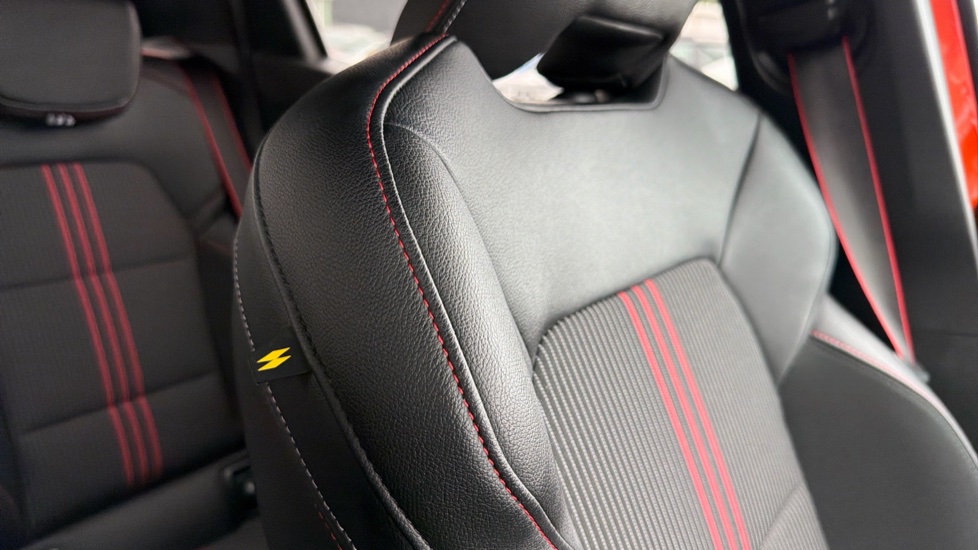 Renault Clio 1.6 E-TECH Hybrid 140 RS Line 5dr Auto Hybrid Hatchback - Image 31
