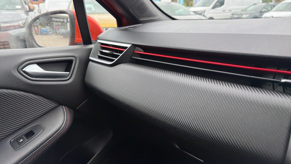 Renault Clio 1.6 E-TECH Hybrid 140 RS Line 5dr Auto Hybrid Hatchback - Image 32