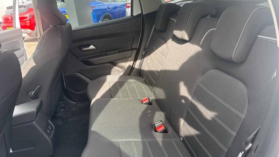 Dacia Duster 1.3 TCe 150 Journey 5dr EDC Petrol Estate - Image 16