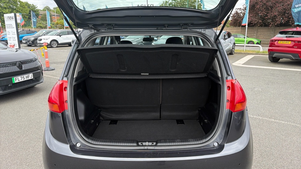 Kia Venga 1.4 ISG 2 5dr Petrol Hatchback - Image 4