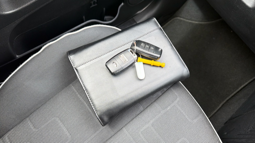 Kia Venga 1.4 ISG 2 5dr Petrol Hatchback - Image 19