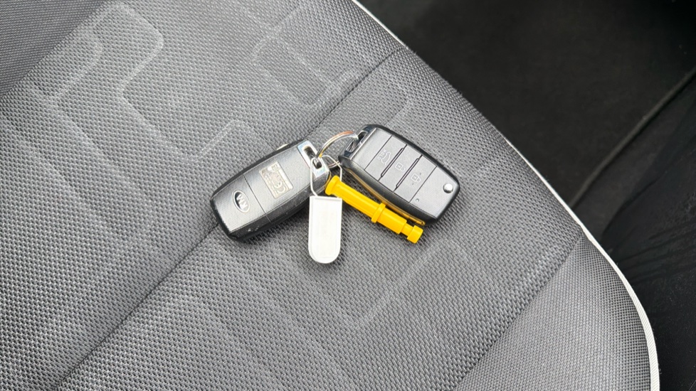 Kia Venga 1.4 ISG 2 5dr Petrol Hatchback - Image 20