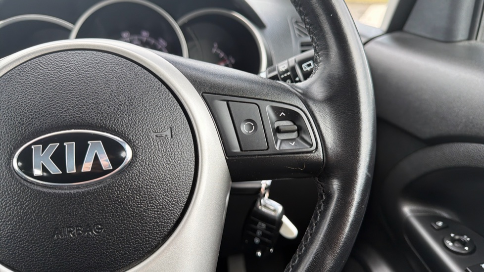 Kia Venga 1.4 ISG 2 5dr Petrol Hatchback - Image 23