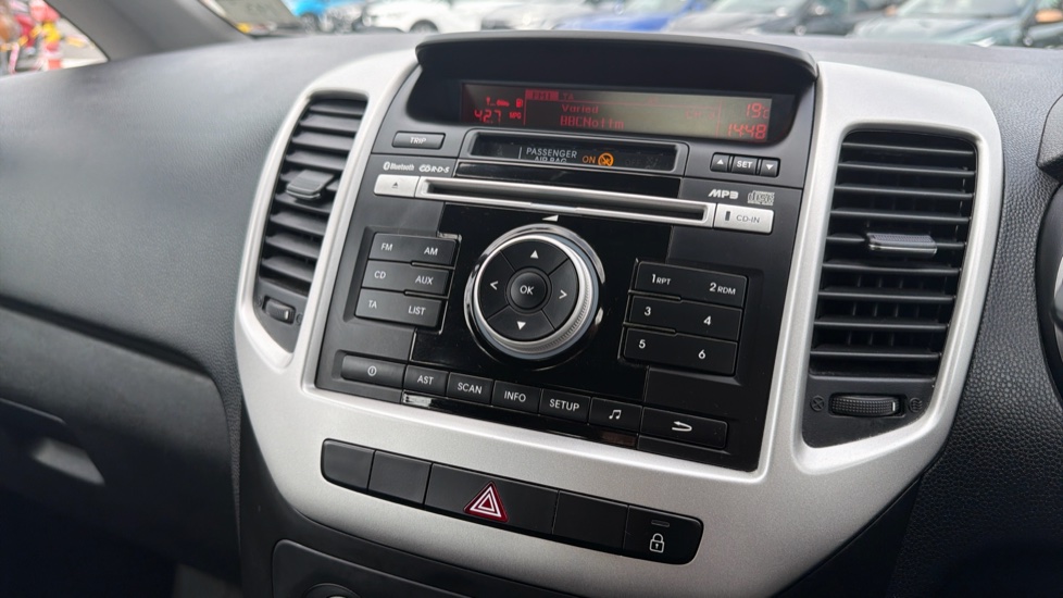 Kia Venga 1.4 ISG 2 5dr Petrol Hatchback - Image 25