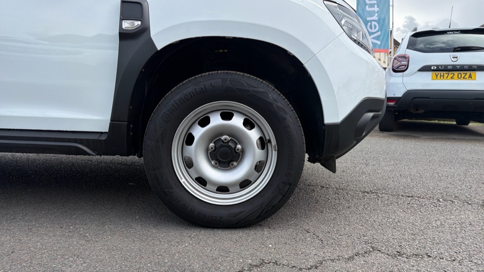 Dacia Duster 1.0 TCe 90 Journey 5dr Petrol Estate - Image 7