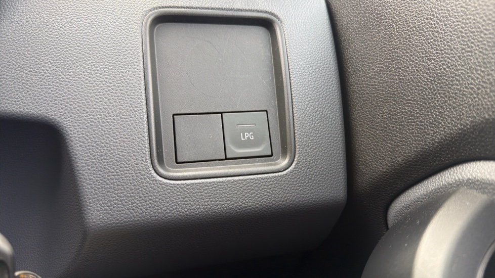 Dacia Duster 1.0 TCe 90 Journey 5dr Petrol Estate - Image 22