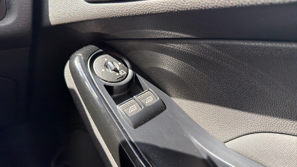 Ford Fiesta 1.0 EcoBoost Titanium 5dr Petrol Hatchback - Image 21
