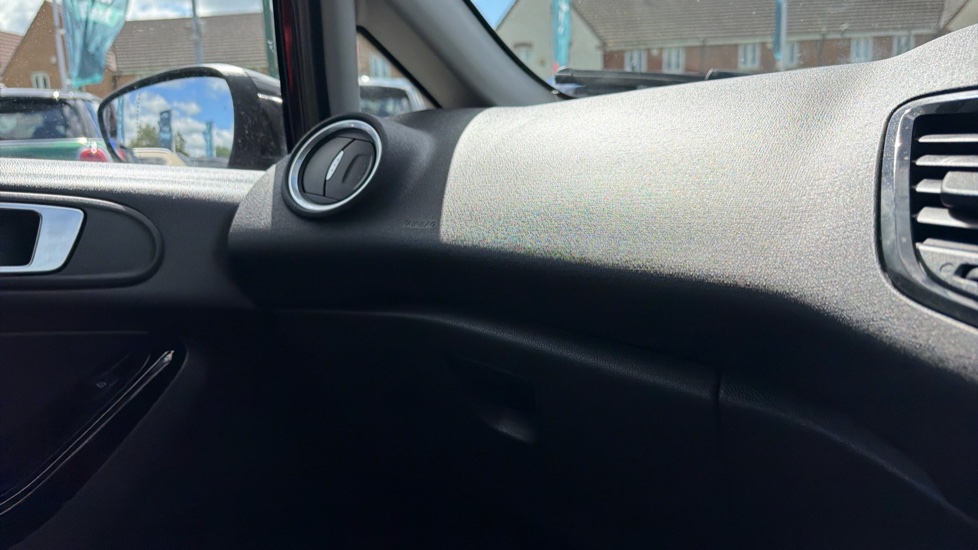 Ford Fiesta 1.0 EcoBoost Titanium 5dr Petrol Hatchback - Image 31