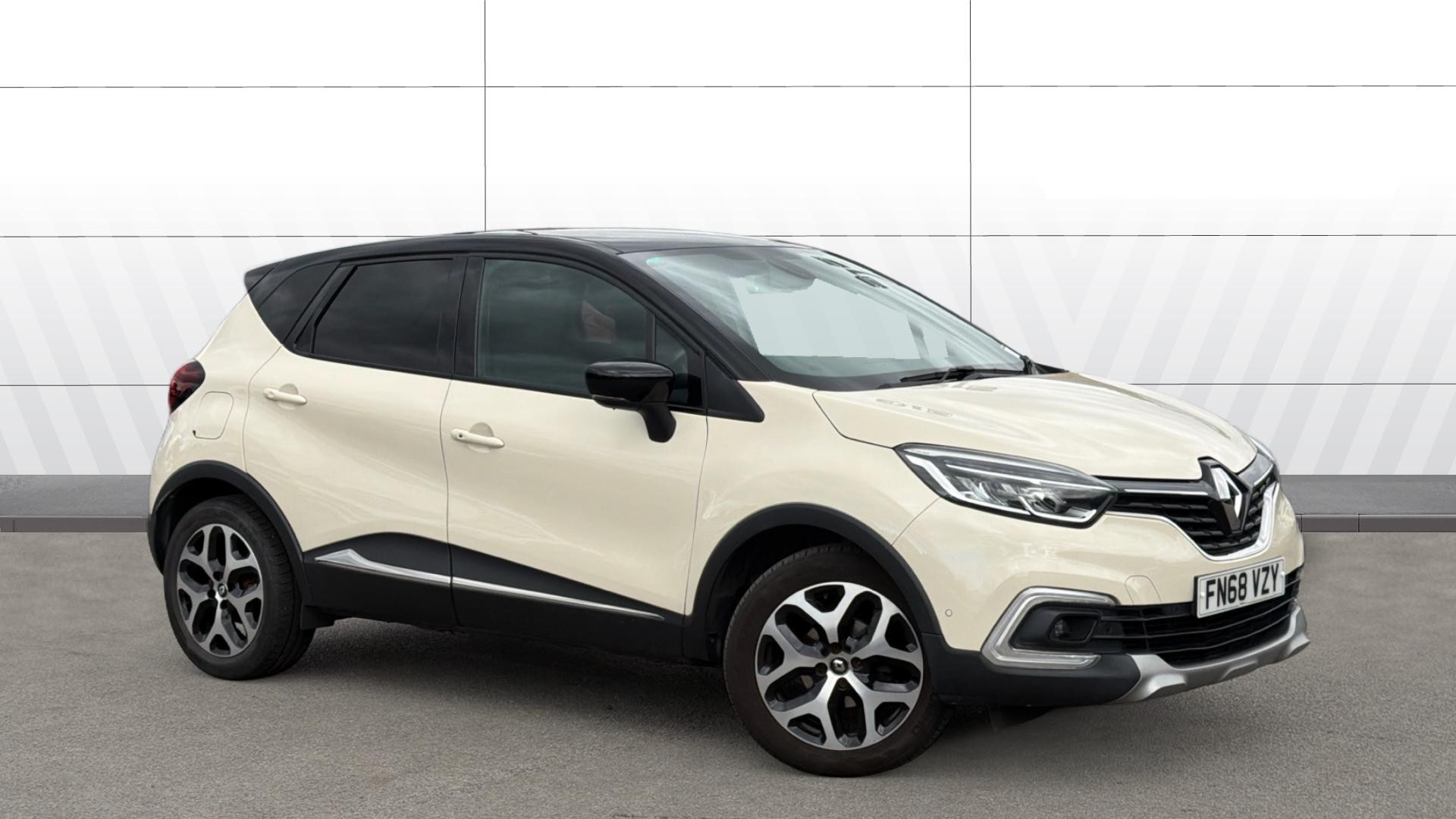 Renault Captur listing photo