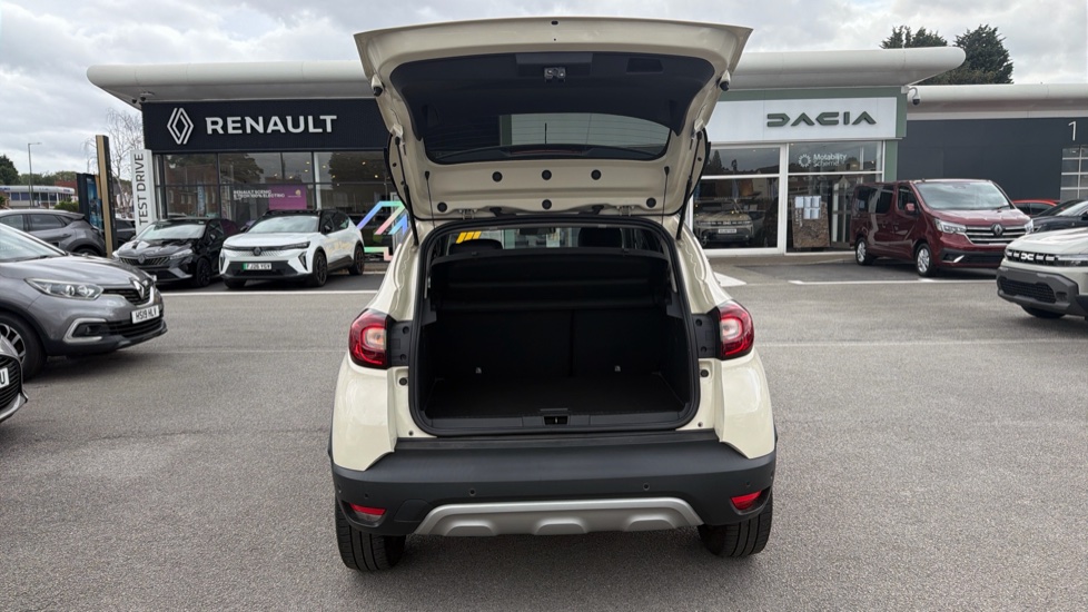 Renault Captur 0.9 TCE 90 GT Line 5dr Petrol Hatchback - Image 4