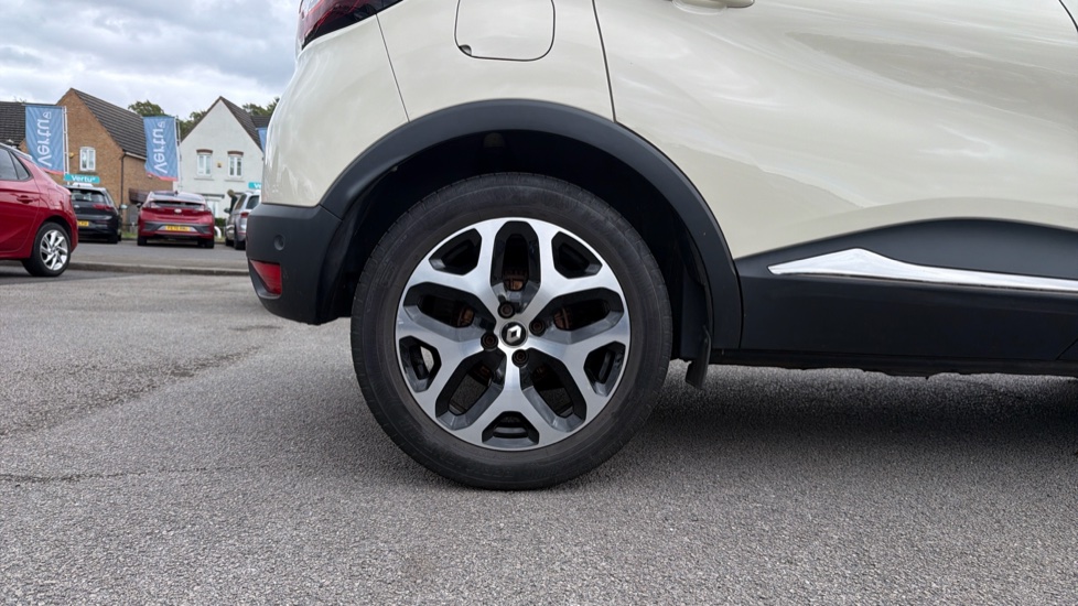 Renault Captur 0.9 TCE 90 GT Line 5dr Petrol Hatchback - Image 7