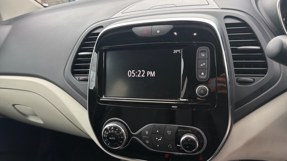 Renault Captur 0.9 TCE 90 GT Line 5dr Petrol Hatchback - Image 12