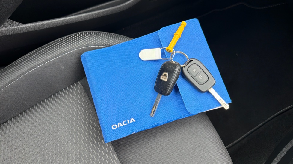 Dacia Duster 1.3 TCe 130 Comfort 5dr Petrol Estate - Image 19