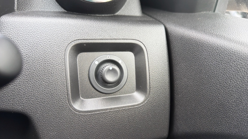 Dacia Duster 1.3 TCe 130 Comfort 5dr Petrol Estate - Image 22