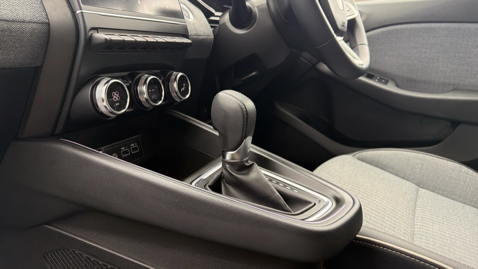 Renault Clio 1.6 E-TECH full hybrid 145 Techno 5dr Auto Hybrid Hatchback - Image 13