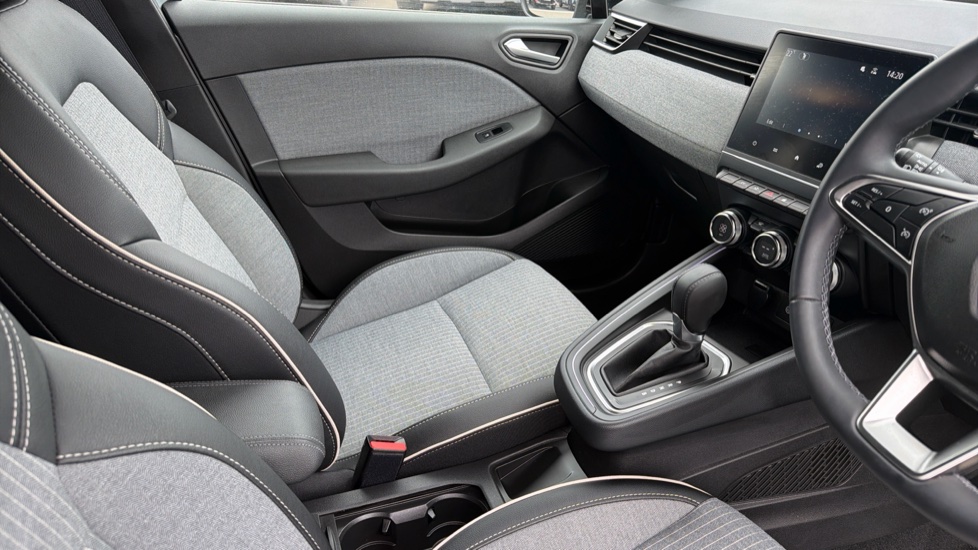 Renault Clio 1.6 E-TECH full hybrid 145 Techno 5dr Auto Hybrid Hatchback - Image 14