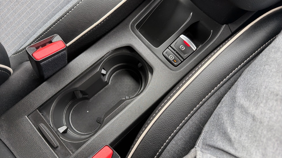 Renault Clio 1.6 E-TECH full hybrid 145 Techno 5dr Auto Hybrid Hatchback - Image 29