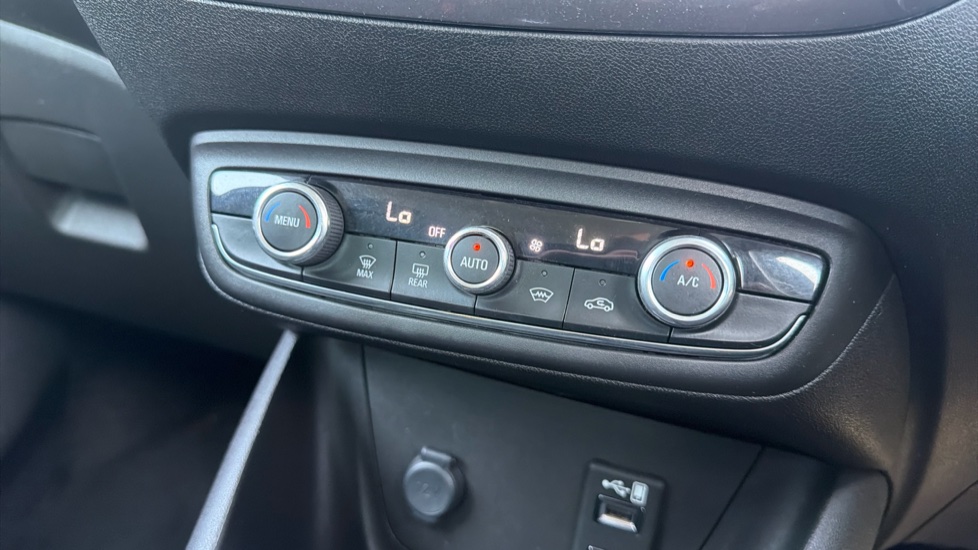 Vauxhall Crossland X 1.2 Tech Line Nav 5dr Petrol Hatchback - Image 27