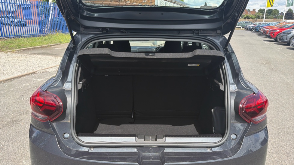 Dacia Sandero 1.0 TCe Essential 5dr Bi Fuel Hatchback - Image 4