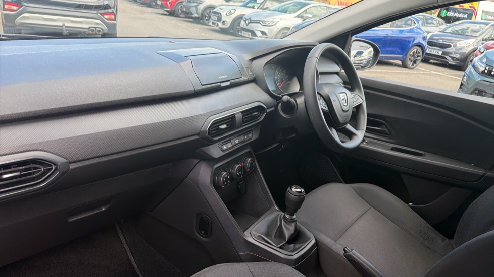 Dacia Sandero 1.0 TCe Essential 5dr Bi Fuel Hatchback - Image 9