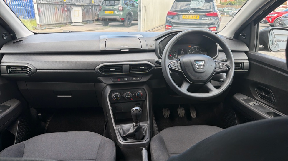 Dacia Sandero 1.0 TCe Essential 5dr Bi Fuel Hatchback - Image 10