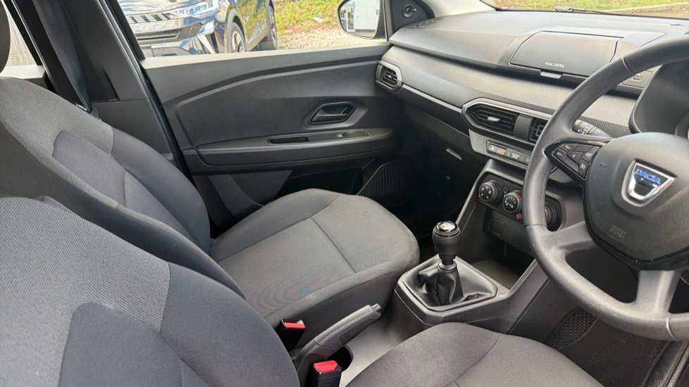 Dacia Sandero 1.0 TCe Essential 5dr Bi Fuel Hatchback - Image 14