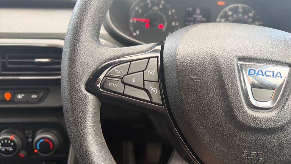 Dacia Sandero 1.0 TCe Essential 5dr Bi Fuel Hatchback - Image 25