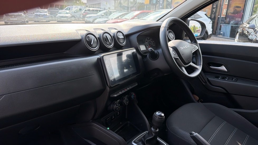 Dacia Duster 1.0 TCe 90 Expression 5dr Petrol Estate - Image 9