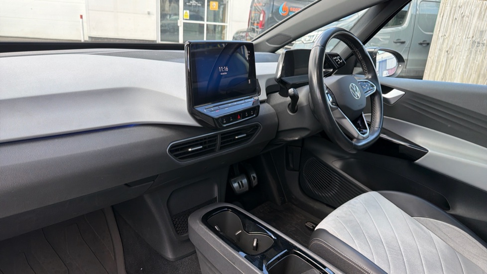 Volkswagen ID.3 150kW Family Pro Performance 58kWh 5dr Auto Electric Hatchback - Image 9