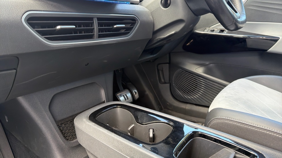 Volkswagen ID.3 150kW Family Pro Performance 58kWh 5dr Auto Electric Hatchback - Image 13