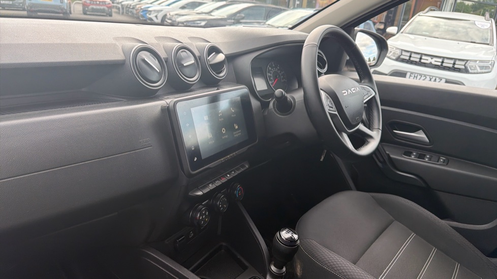 Dacia Duster 1.0 TCe 90 Expression 5dr Petrol Estate - Image 9