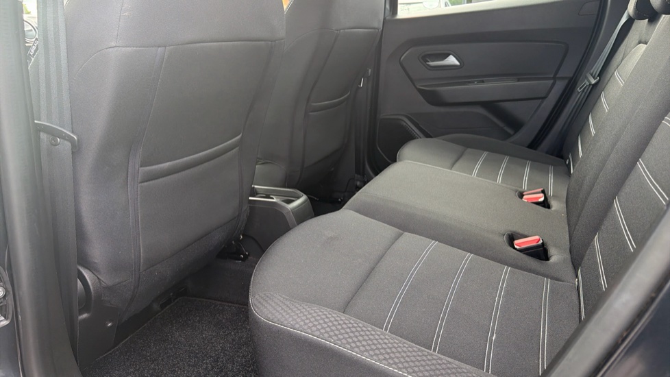 Dacia Duster 1.0 TCe 90 Expression 5dr Petrol Estate - Image 16